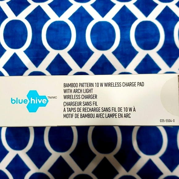 🔥 3/$40 🔥 Blue Hive Wireless Charger - Picture 5 of 5